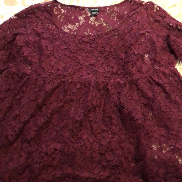 Torrid size 1 Burgundy Lace Long Bell Sleved Babydoll Top - Picture 4 of 5